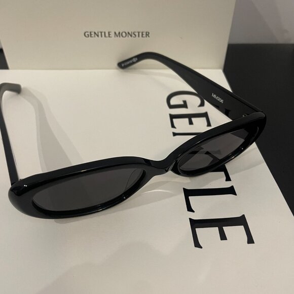 Gentle Monster Statement Black Sunglasses – Trendy Retro Street Style main image 6